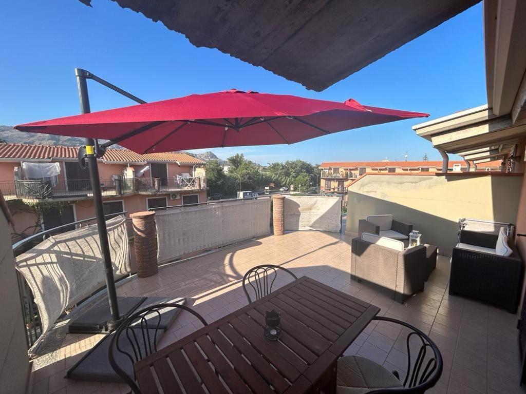 Nina Apartament Giardini Naxos Con Posto Auto ภายนอก รูปภาพ