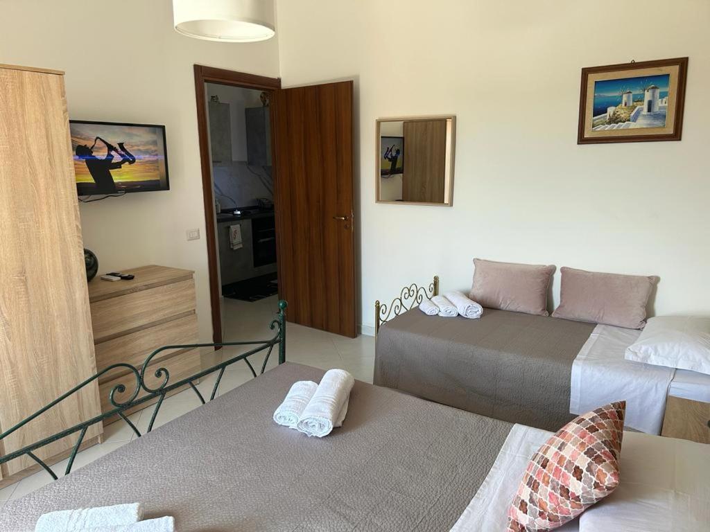 Nina Apartament Giardini Naxos Con Posto Auto ภายนอก รูปภาพ