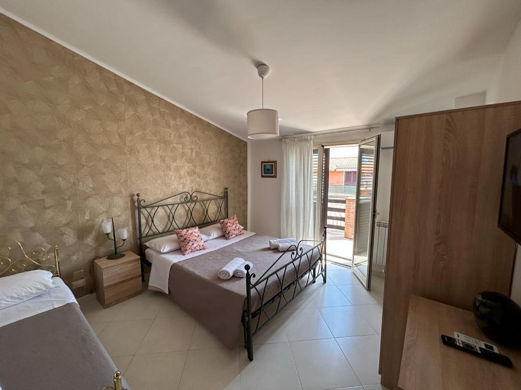 Nina Apartament Giardini Naxos Con Posto Auto ภายนอก รูปภาพ